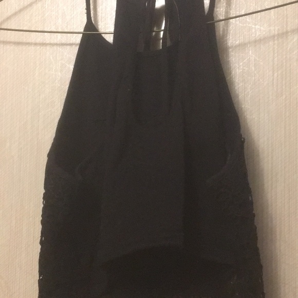 SOLD Garage crop top - Picture 3 of 3